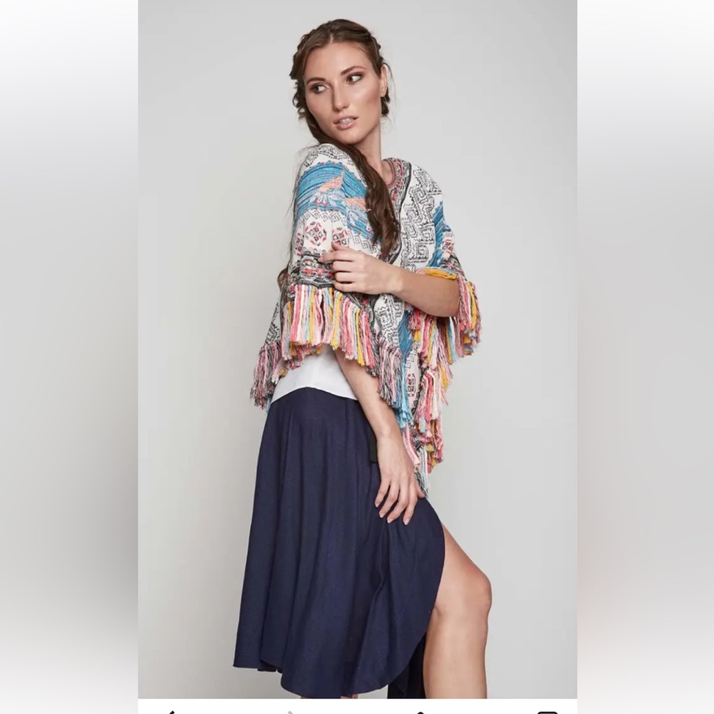 CHEKANKA Colorful Fringe Poncho like New